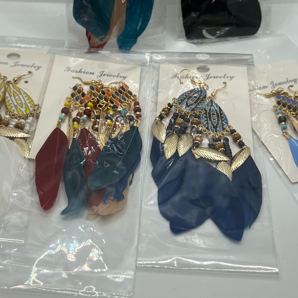 ⭐️ Beautiful Boho Earrings w/ Feather Accents ⭐️ - Picture 8 of 8